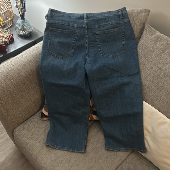 Women’s capris - Picture 3 of 4